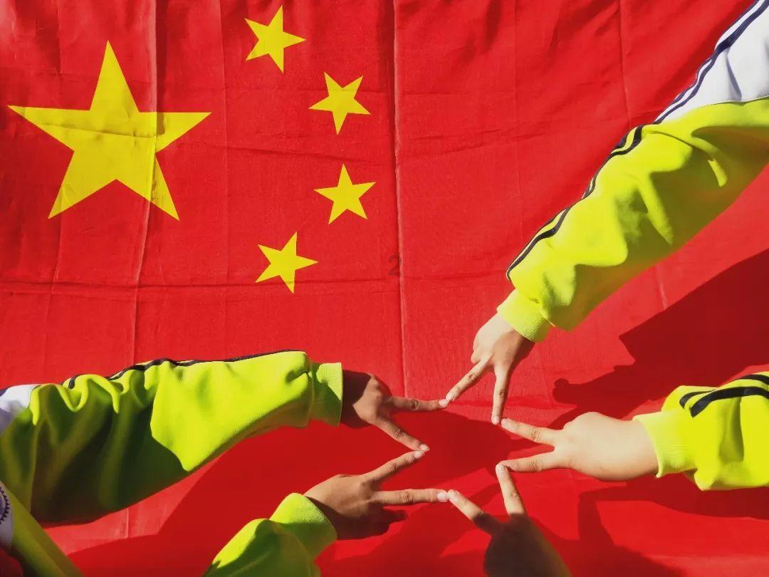 央视名媛嫁美富豪,婚后遭遇困境!购买卫生巾成奢望