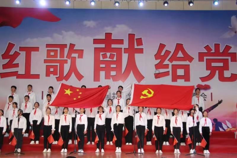 徐志摩临终前,叮嘱好友照料娇妻陆小曼,后来两人直接同居了30年